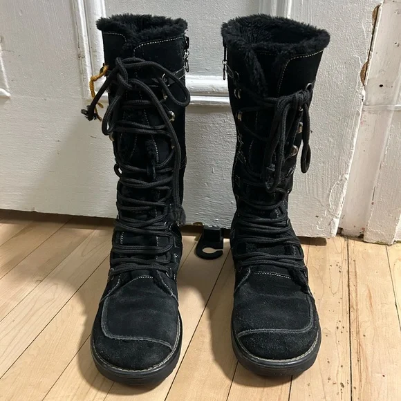 Women's Black Suede Faux Fur-Lined Lace-Up Boots - Picture 3 of 6